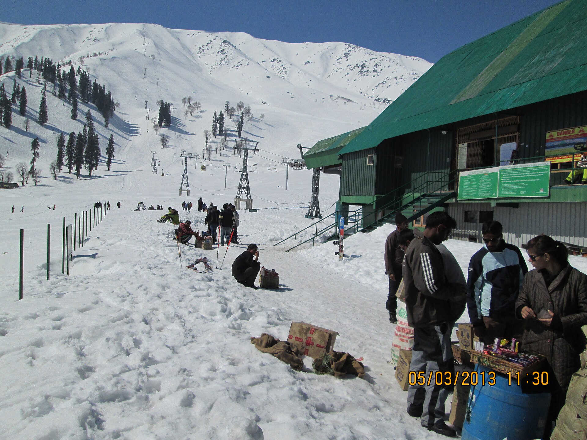Snow-covered Kongdoori slopes above Gulmarg, Royal Kashmir Luxury tour