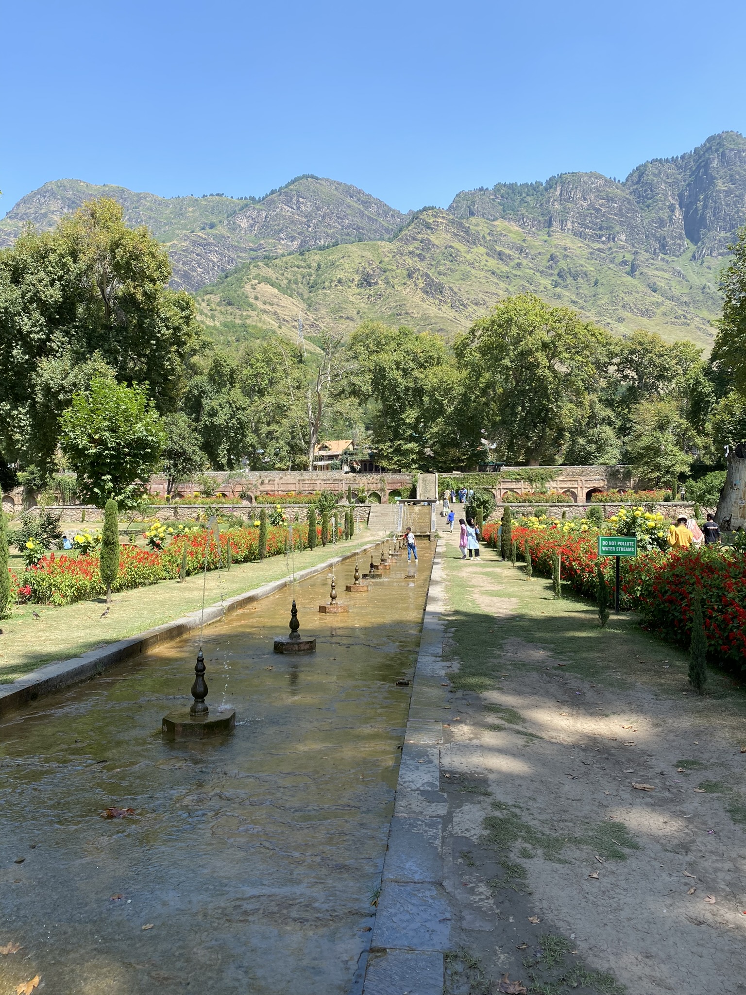Nishat Bagh Mughal garden terraced down to Dal Lake, Srinagar
